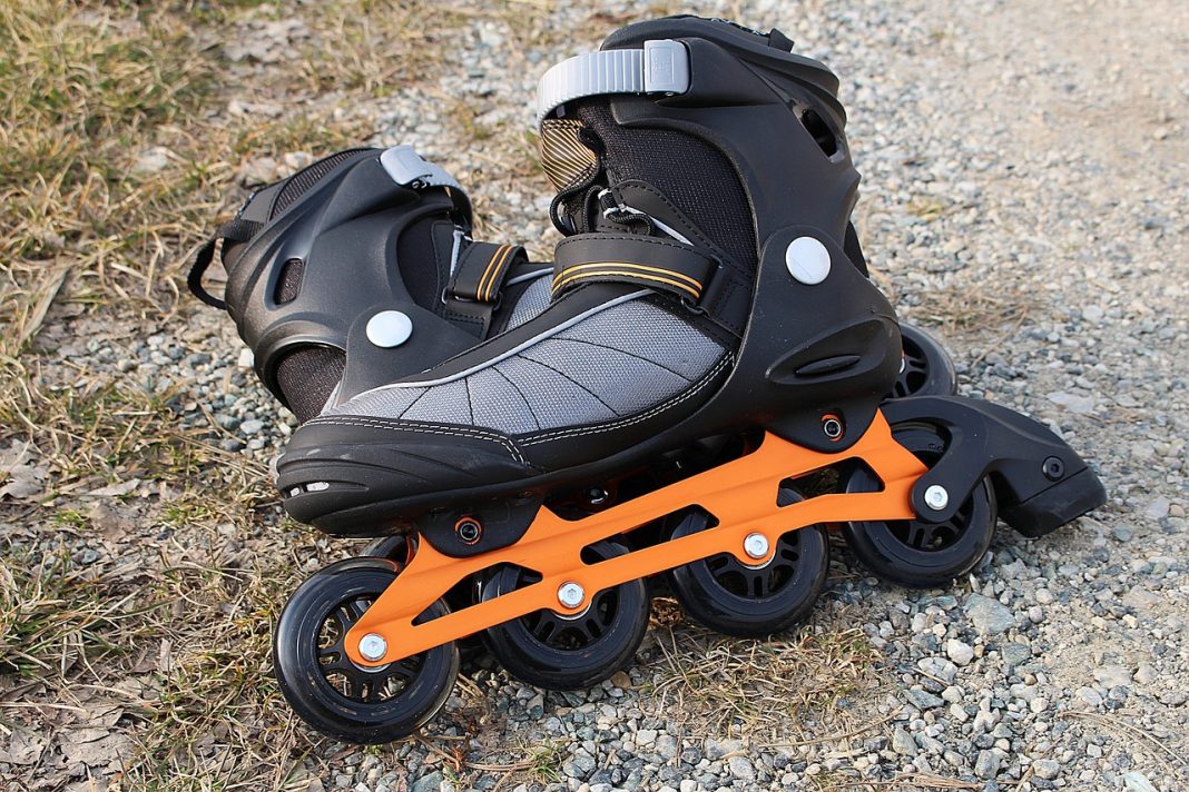 rollerskates-673726_1280