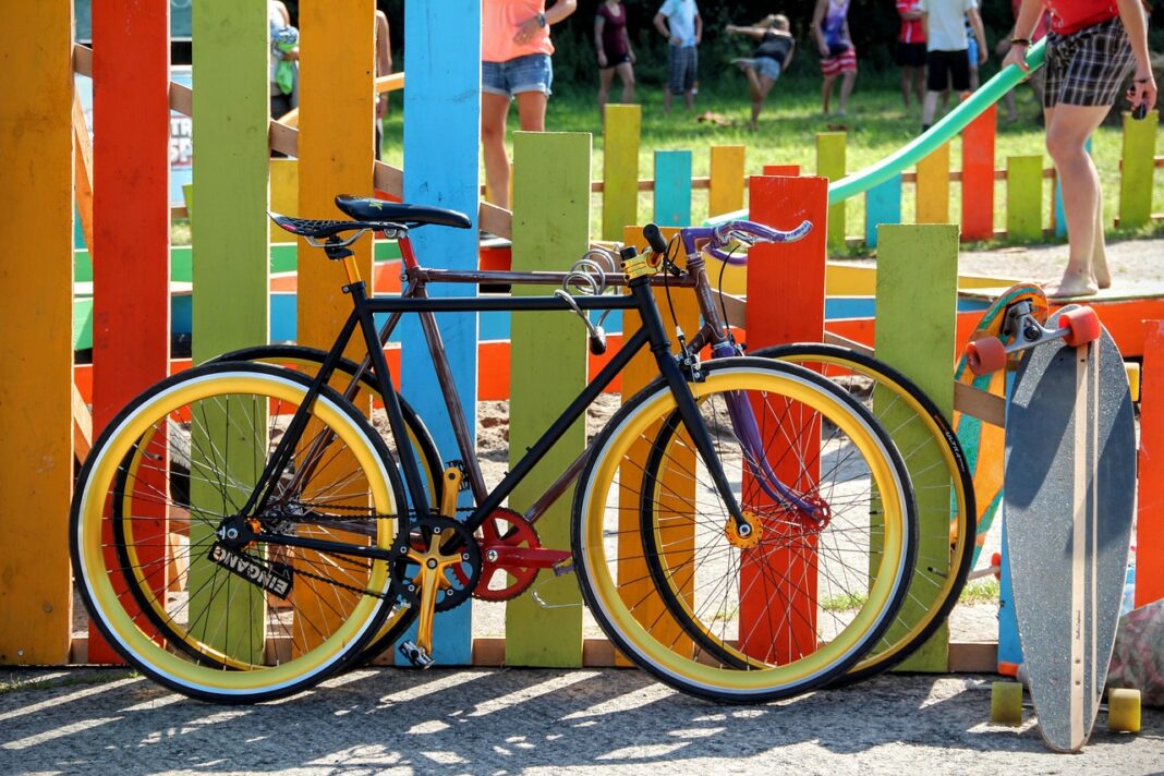 cycles-1647188_1280