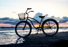 Jak się ubrać na rower? Poradnik na każdą pogodę