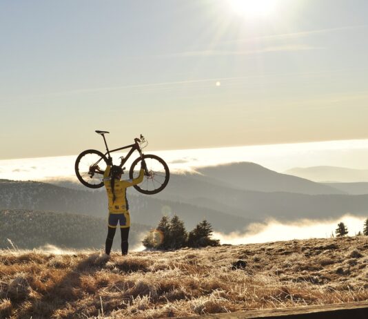 Zorbing na śniegu – czy to najdziwniejszy sport zimowy?