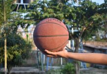 Jak poprawić siłę chwytu w sportach wodnych? Skuteczne metody treningowe