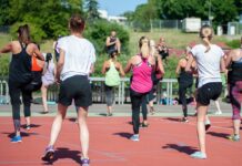 Jak planować posiłki przy regularnej praktyce jogi