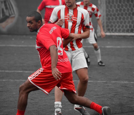 Ekstremalne biegi w błocie – gdzie znaleźć najtrudniejsze trasy OCR?